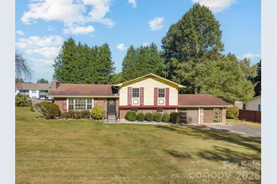 87 Underhill Road, Hendersonville, NC 28792 - Photo 1