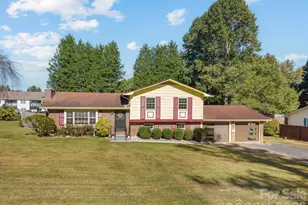 87 Underhill Rd, Hendersonville, NC 28792 - Photo 1