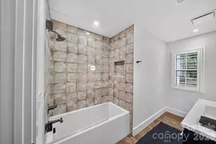2021 Lynbridge Dr, Charlotte, NC 28270 - Photo 32