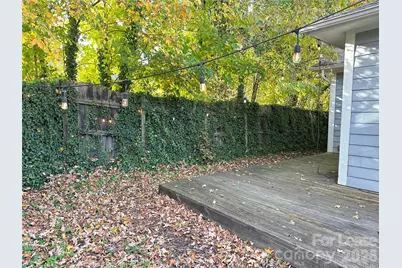 216 E Catawba Avenue, Mount Holly, NC 28120 - Photo 4