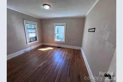 439 2nd Avenue SE, Hickory, NC 28602 - Photo 12