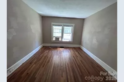 439 2nd Avenue SE, Hickory, NC 28602 - Photo 10