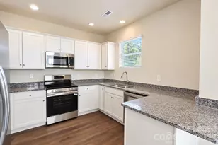 1010 Moorebrook Dr, Charlotte, NC 28214 - Photo 40