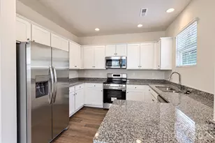 1010 Moorebrook Dr, Charlotte, NC 28214 - Photo 12
