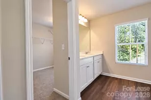 1010 Moorebrook Dr, Charlotte, NC 28214 - Photo 22