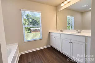 1010 Moorebrook Dr, Charlotte, NC 28214 - Photo 30