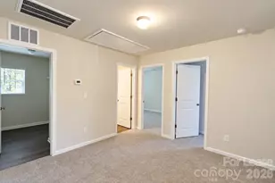 1010 Moorebrook Dr, Charlotte, NC 28214 - Photo 12