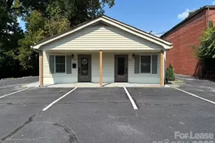 820 2nd Ave SW, Hickory, NC 28602 - Photo 1