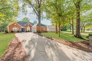810 Greenhill Dr, Charlotte, NC 28217 - Photo 2