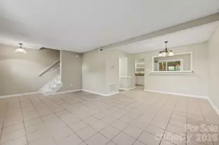 11059 Hunter Trail Ln, Charlotte, NC 28226 - Photo 4