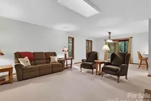 64 Surrey Ln, Brevard, NC 28712 - Photo 2