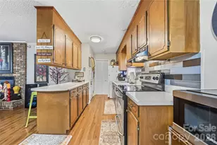 305 W Timberland Dr, Grover, NC 28073 - Photo 6