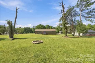 305 W Timberland Dr, Grover, NC 28073 - Photo 18
