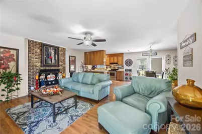 305 W Timberland Drive, Grover, NC 28073 - Photo 2
