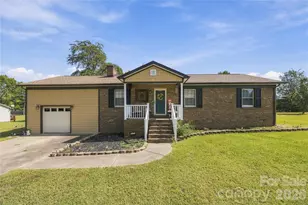 305 W Timberland Dr, Grover, NC 28073 - Photo 1