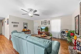305 W Timberland Dr, Grover, NC 28073 - Photo 4