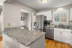 9817 Emerald Point Dr, Charlotte, NC 28278 - Photo 8