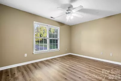 2433 1st Street NW #22, Hickory, NC 28601 - Photo 16