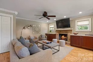 422 Crooked Creek Rd, Hendersonville, NC 28739 - Photo 10