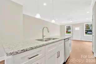 452 Dawn Cir, Charlotte, NC 28213 - Photo 10