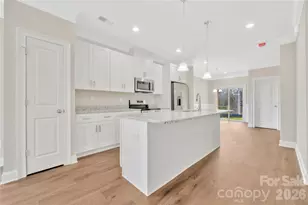 452 Dawn Cir, Charlotte, NC 28213 - Photo 6