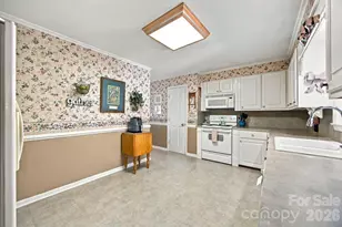 82 Henderson St, Badin, NC 28009 - Photo 26