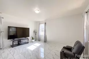 1501 Effingham Rd, Charlotte, NC 28208 - Photo 4