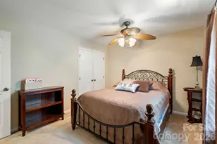 1300 Sugar Hollow Dr, Charlotte, NC 28214 - Photo 18