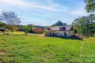 114 Crestbrook Cir, Shelby, NC 28152 - Photo 2