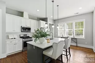1303 Cortland Rd E, Charlotte, NC 28209 - Photo 6