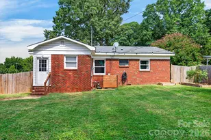 3857 Whitehall Dr, Charlotte, NC 28208 - Photo 10