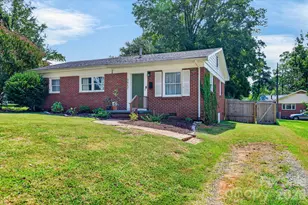 3857 Whitehall Dr, Charlotte, NC 28208 - Photo 4