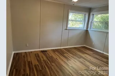 30 20th Avenue NW, Hickory, NC 28601 - Photo 14