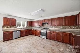 13750 Rutherglen Ct, Charlotte, NC 28213 - Photo 12