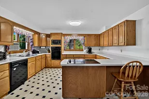 1145 Coleman Mountain Rd, Waynesville, NC 28785 - Photo 12