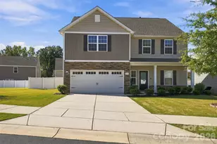 421 Maramec St, Fort Mill, SC 29715 - Photo 2