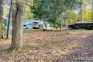 124 Arbor Dr, Statesville, NC 28677 - Photo 2