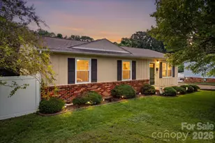101 Cedar Ln, Mount Holly, NC 28120 - Photo 2