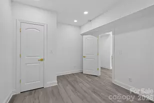 1561 Westdale Dr, Charlotte, NC 28208 - Photo 32