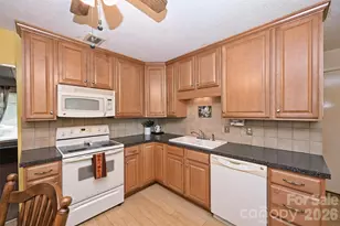 808 Davenport St, Charlotte, NC 28208 - Photo 18