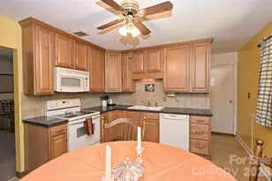 808 Davenport St, Charlotte, NC 28208 - Photo 16