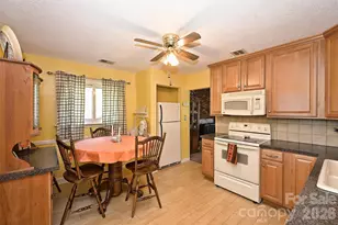 808 Davenport St, Charlotte, NC 28208 - Photo 14