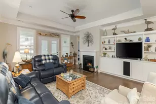 748 Summerfield Pl, Flat Rock, NC 28731 - Photo 4