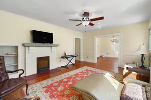 821 S Chester St, Gastonia, NC 28052 - Photo 4