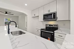 2825 Mayfair Ave, Charlotte, NC 28208 - Photo 10