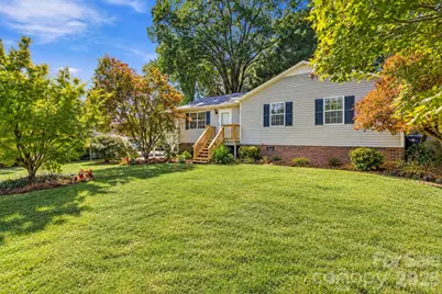 217 23rd Street NW, Hickory, NC 28601 - Photo 1