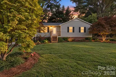 217 23rd Street NW, Hickory, NC 28601 - Photo 2