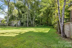 2932 Hanson Dr, Charlotte, NC 28207 - Photo 24