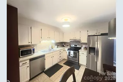 475 N Spring Avenue, Newton, NC 28658 - Photo 8