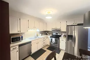 475 N Spring Ave, Newton, NC 28658 - Photo 8